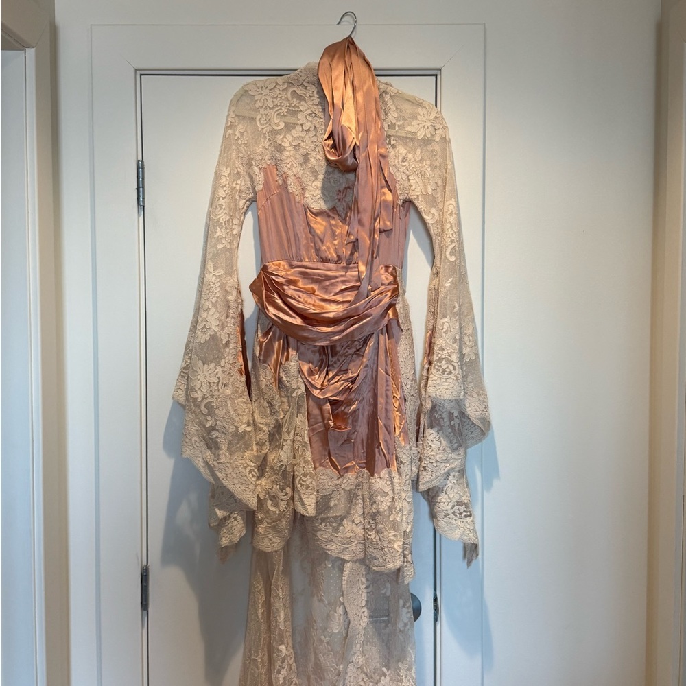 Elegant Pink and White Lace Dress - Picture 3 of 4